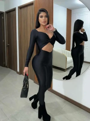 enterizo,dama,negro,elegante,mangalarga,escote,sexy